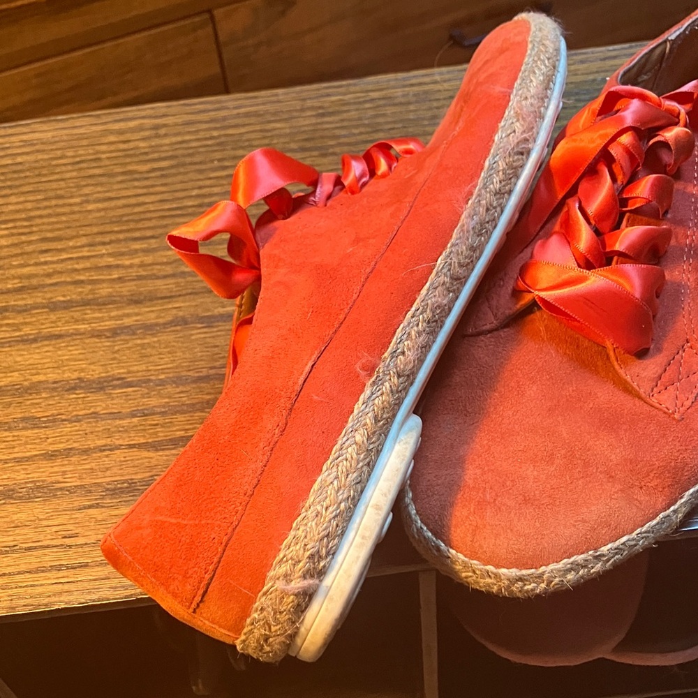 ‼️FINAL SALE‼️ Vibrant Orange Suede Sofft Walking Shoes with Ribbon Laces - Picture 4 of 6